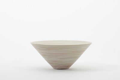 유세리, 붉은 백자_발