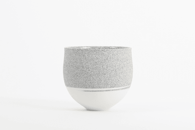 유세리, 검은 백자