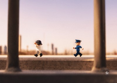 LegitBricks, 경찰과 도둑